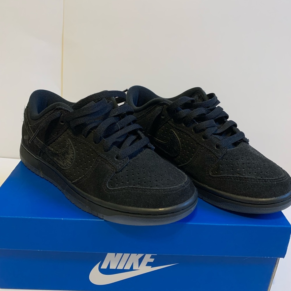 Undefeated x Dunk Low ‘Dunk vs AF1’